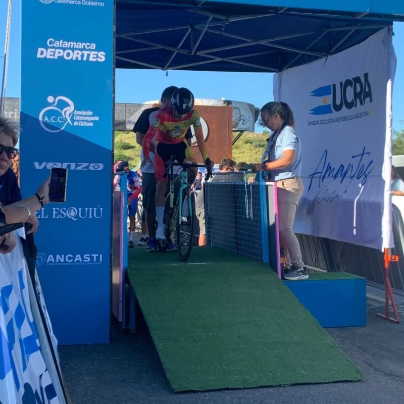 Ciclismo: presencia en el Argentino y triunfos en La Plata y Azul